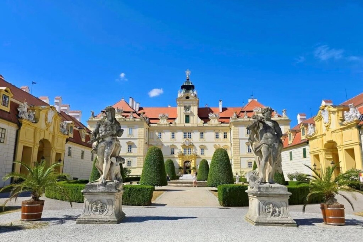 Zámek Valtice a okolí: výlet do srdce Lednicko-valtického areálu