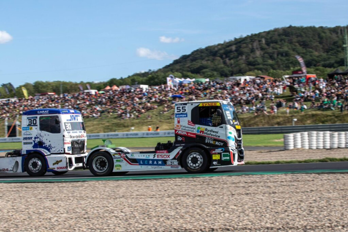 46 600 fanoušků a dvě česká pódia. Czech Truck & NASCAR Prix v Mostě má za sebou 34. ročník