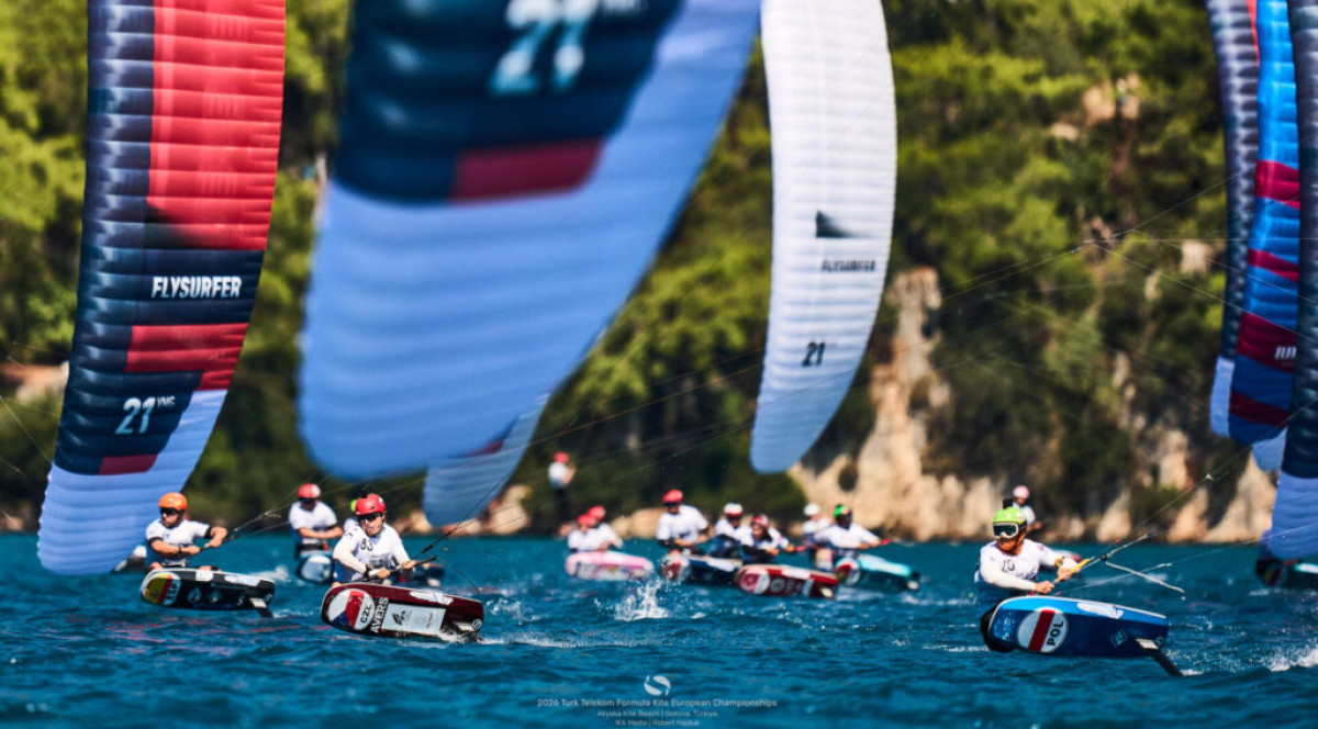 Vojtěch Koška je po druhém dni Mistrovství Evropy olympijské třídy Formula Kite čtvrtý Vojtěch Koška je po druhém dni Mistrovství Evropy olympijské třídy Formula Kite čtvrtý
