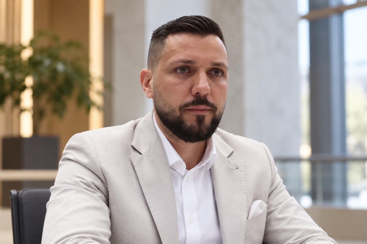 AfD poprvé vede zemský sněm. Parlamentní firewall se drolí AfD poprvé vede zemský sněm. Parlamentní firewall se drolí