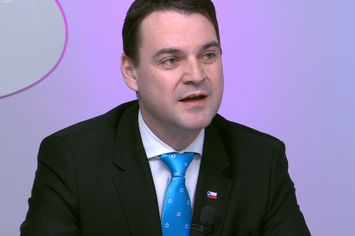 Pavel odsoudil hákové kříže. Macinka mu připomněl Beneše