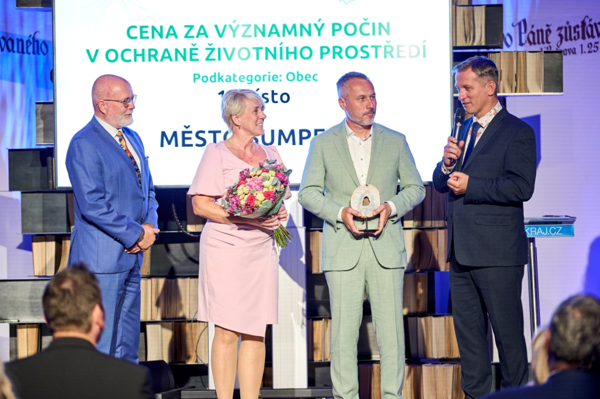 Za půdu, vodu i pestrou přírodu. Kraj ocenil letošní ekologické počiny Za půdu, vodu i pestrou přírodu. Kraj ocenil letošní ekologické počiny