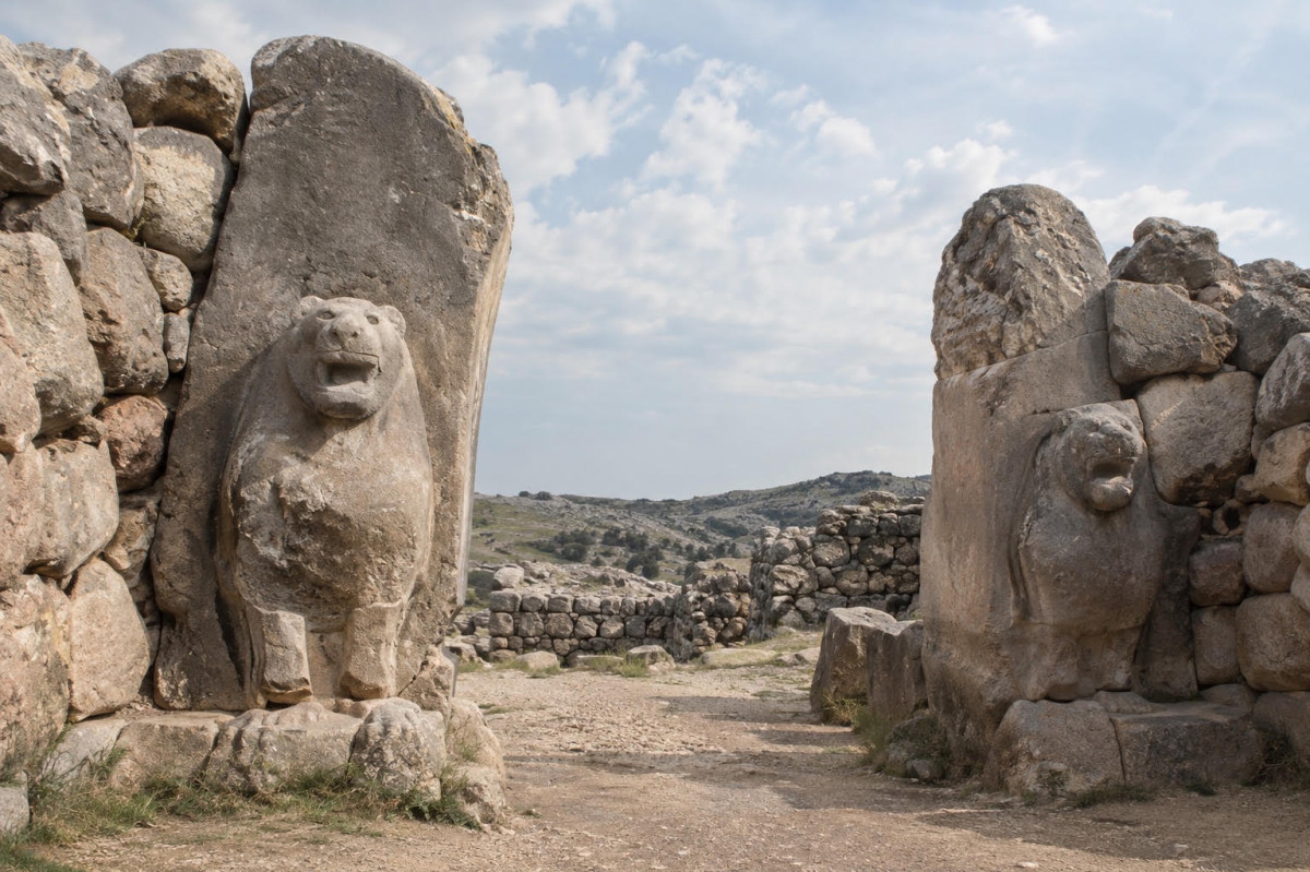 Chetité soupeřili s Egyptem. Pak se jejich velká říše zhroutila Chetité soupeřili s Egyptem. Pak se jejich velká říše zhroutila