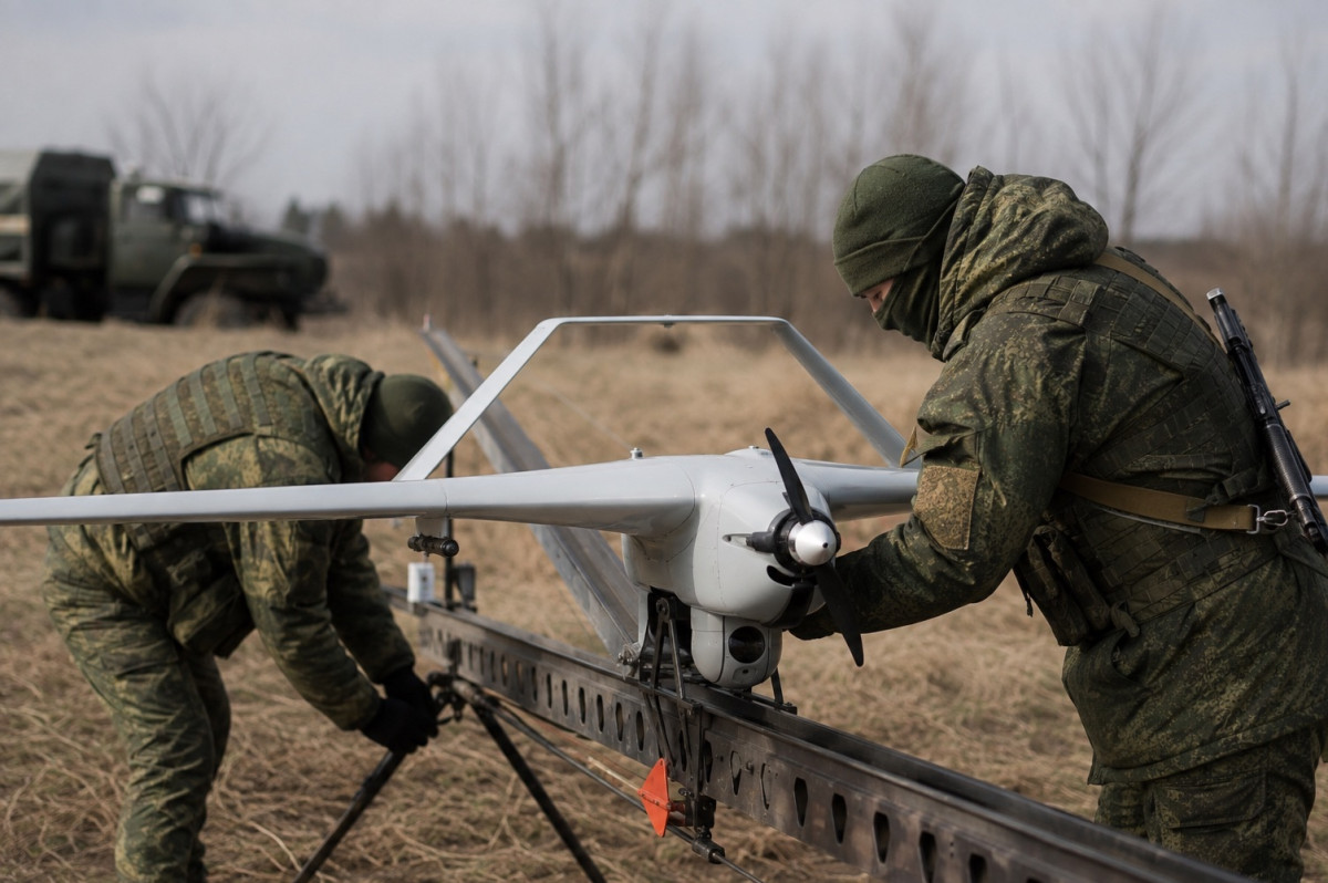 Rusko buduje základny dronů. NATO mění obranu východního křídla