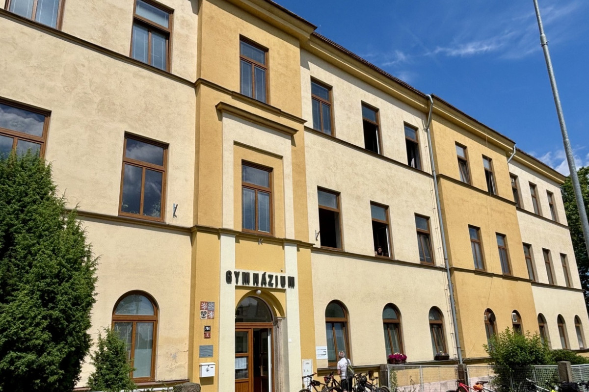 Kraj hledá nové vedení Gymnázia U Balvanu