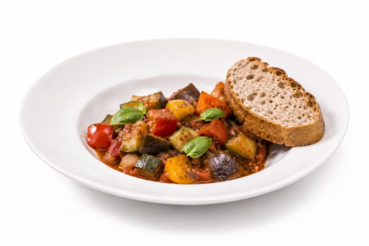 Ratatouille s celozrnnou bagetou Ratatouille s celozrnnou bagetou
