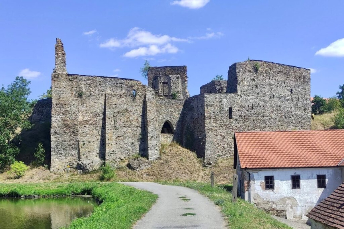 Zřícenina hradu Borotín nabízí romantický výlet Táborskem Zřícenina hradu Borotín nabízí romantický výlet Táborskem