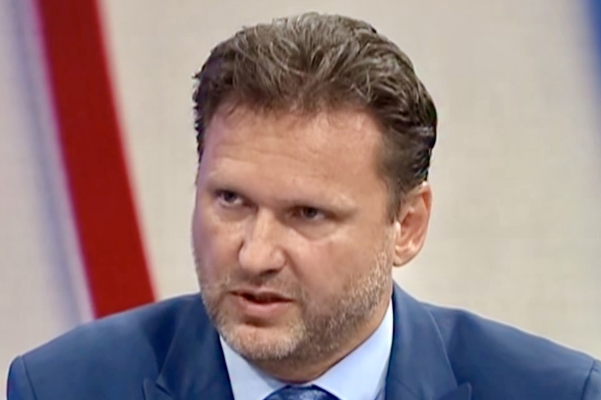 Vondráček zaútočil na STAN. Dozimetr znovu ovládl debatu Vondráček zaútočil na STAN. Dozimetr znovu ovládl debatu
