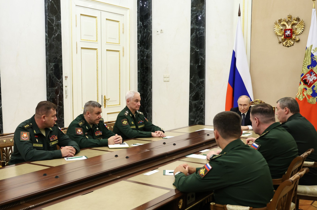 Putin provedl personální změny, Rusové dále postupují