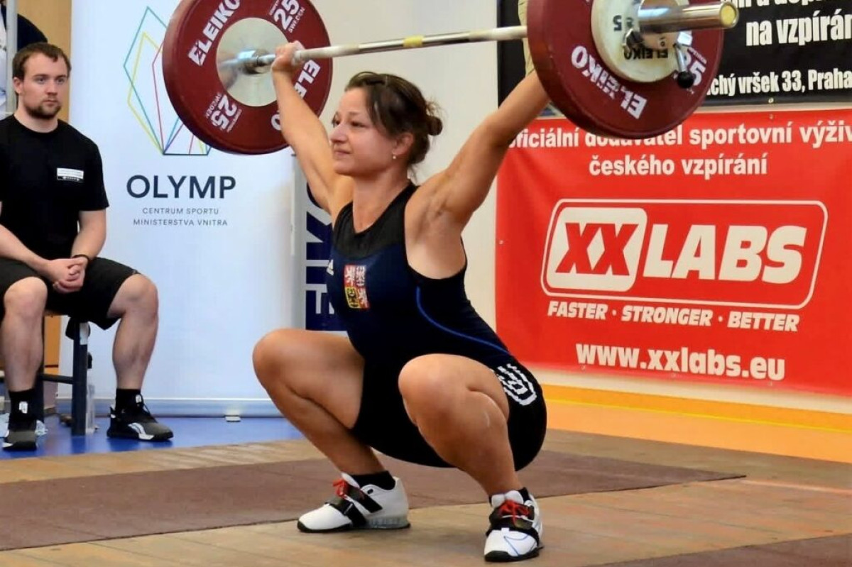Julie Švecová inspiruje české vzpírání jako mistryně světa i trenérka