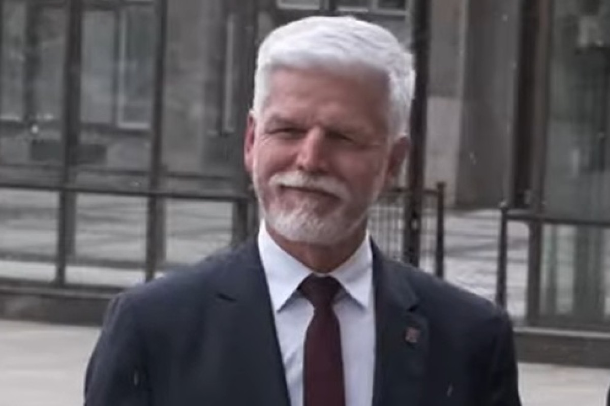 Poslanci sebrali Pavlovi část pravomocí. Převzal je Macinka