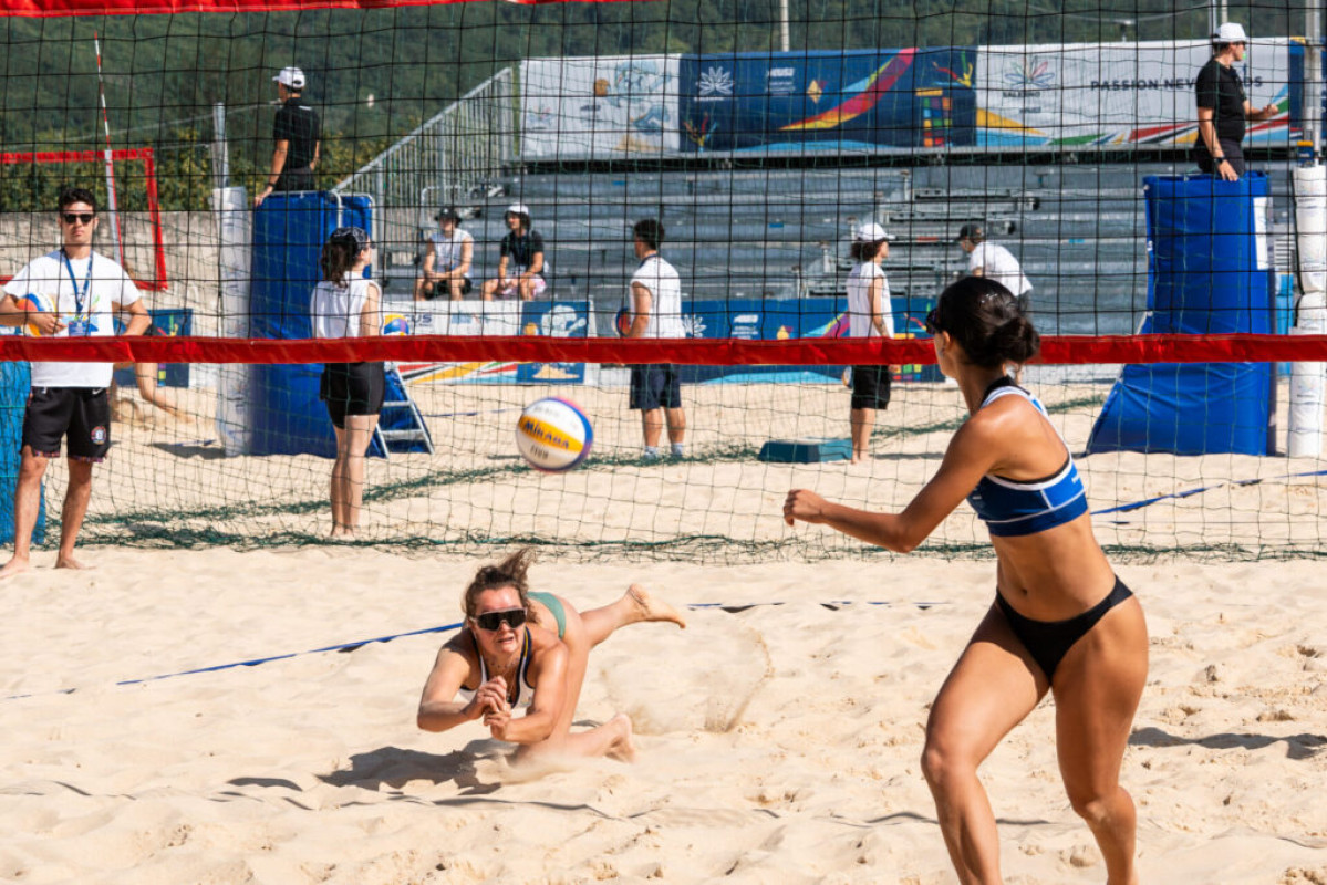 SALERNO 2026: Odstartoval turnaj v basketbalu 3×3 s českou účastí, beachvolejbalisté ČVUT jsou krok od čtvrtfinále
