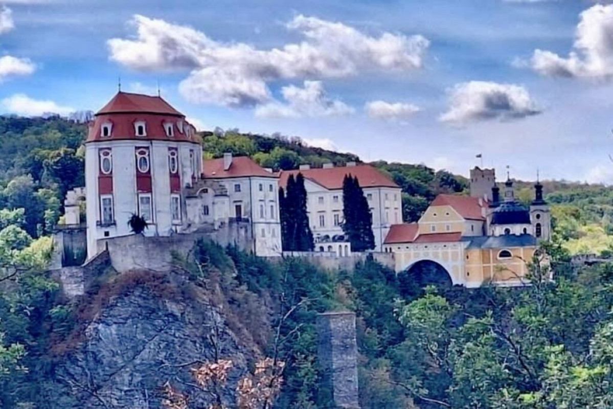 Vranov nad Dyjí nabízí zámek, přehradu i vyhlídky Podyjí