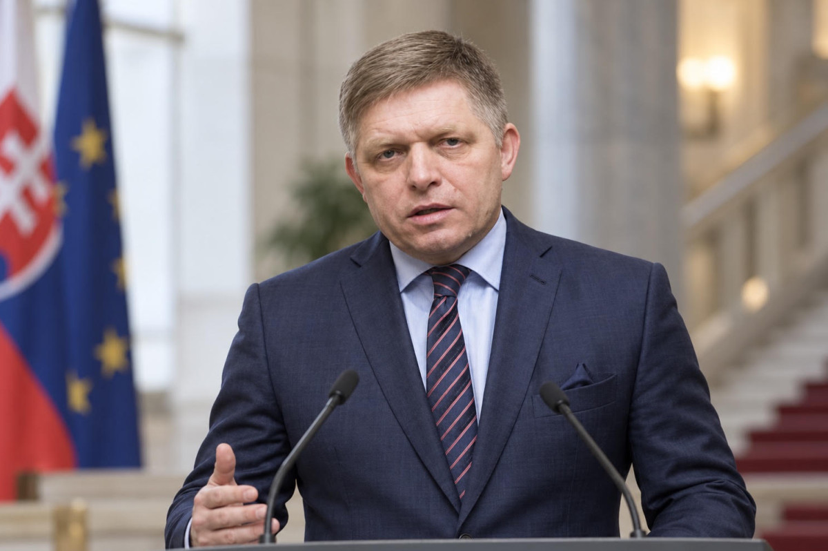 Fico před volbami zvýšil schodek. Slovensko dál žije na dluh Fico před volbami zvýšil schodek. Slovensko dál žije na dluh