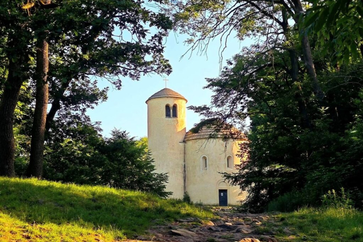 Hora Říp: Výlet na symbol české historie