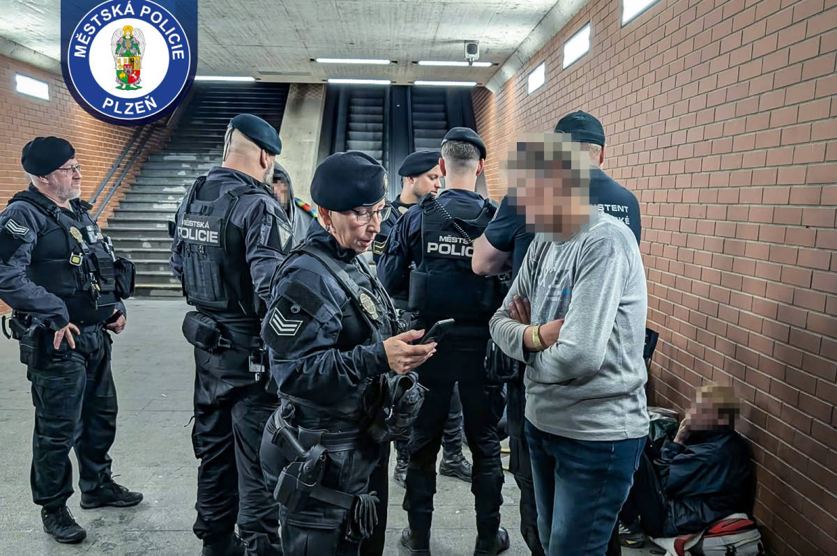 Noční Plzeň pod dohledem posílených hlídek