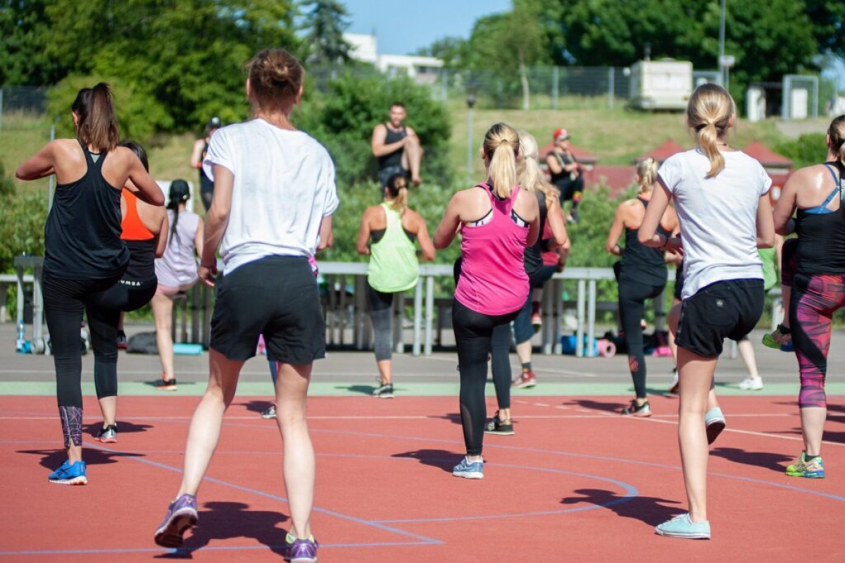 Sport, cvičení a pohyb: Jaký je mezi nimi rozdíl a co přinášejí našemu tělu?