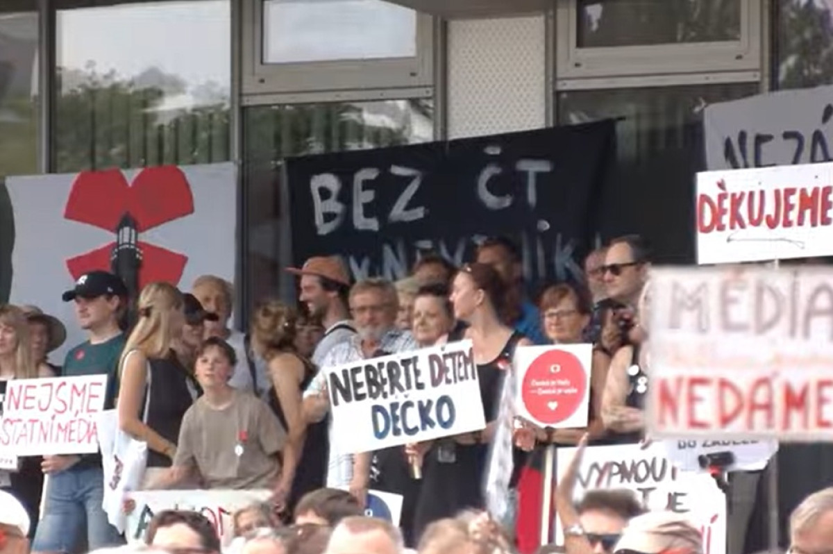 Stávkujte, ale čísla nelžou, vzkázal Paukner stávkující ČT