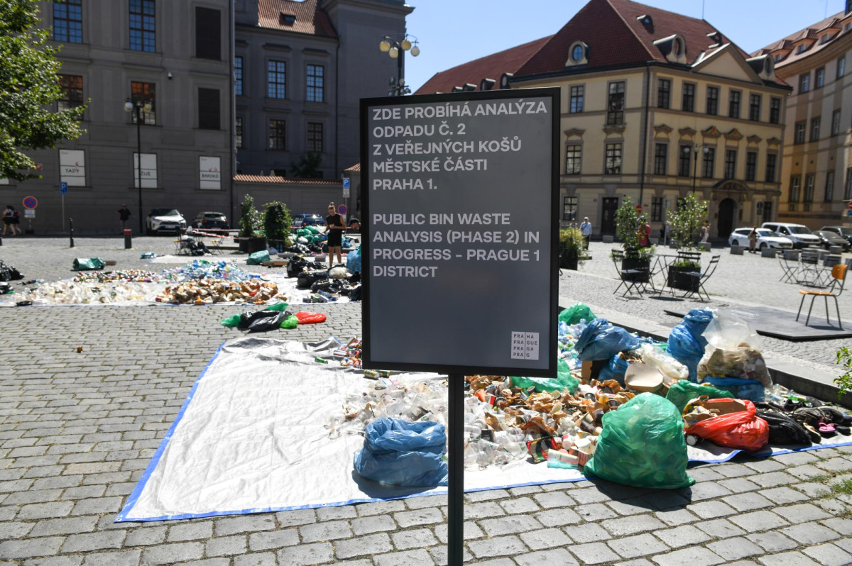 Odpad z centra města zamířil na Mariánské náměstí