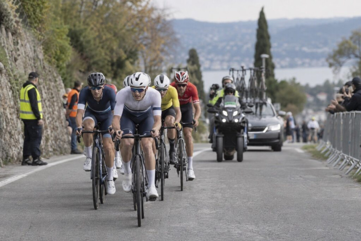 Po smrti mladého cyklisty mění UCI bezpečnost závodů Po smrti mladého cyklisty mění UCI bezpečnost závodů