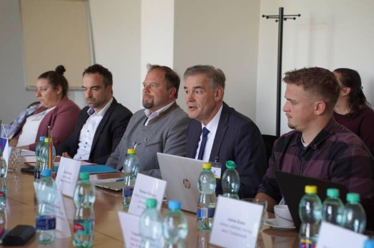 Přeshraniční spolupráce má pro Karlovarský kraj obrovský význam