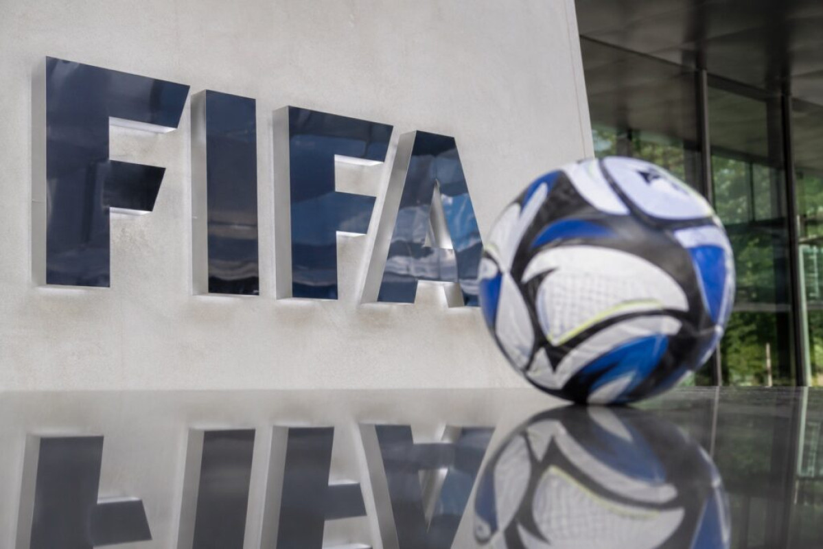 FIFA odmítá, že prodává fotbal. O plánu bude dál jednat