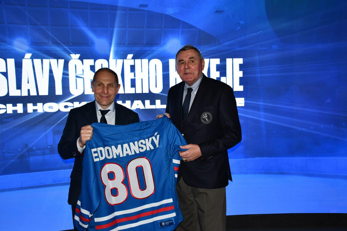 Český hokej podpořil své legendy a ocenil  jejich celoživotní přínos