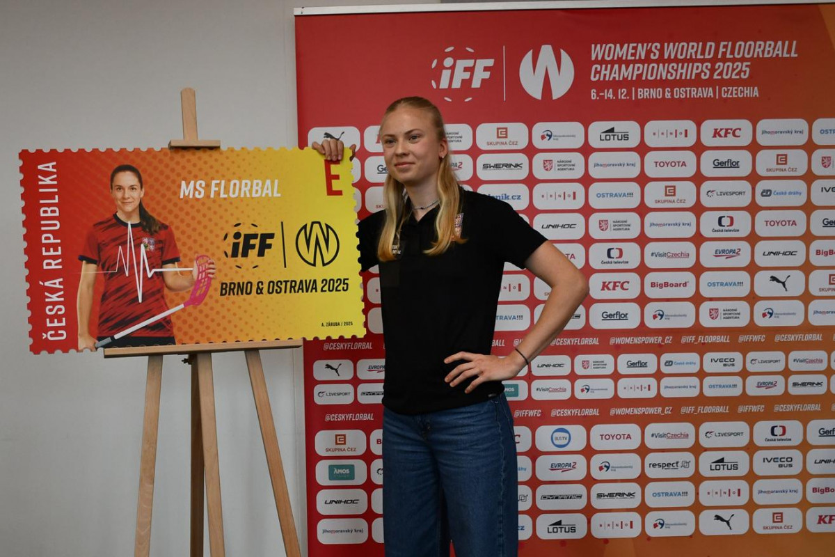 Český florbal má svou první poštovní známku, která vznikla u příležitosti MS žen v Česku