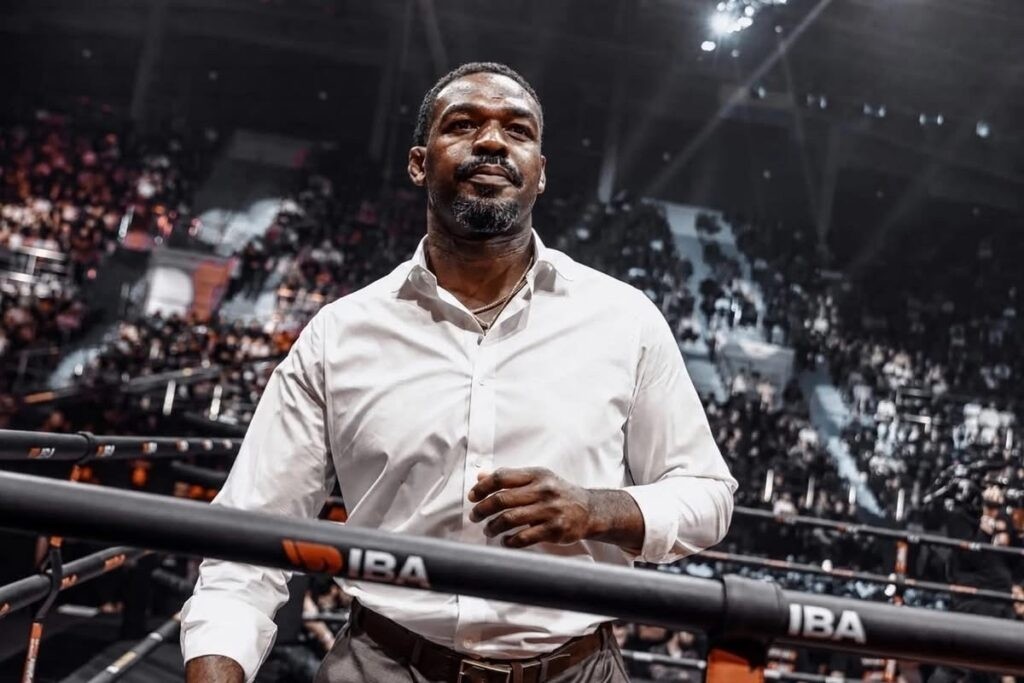 Jon Jones míří do boxu. IBA chce velký debut v Rusku Jon Jones míří do boxu. IBA chce velký debut v Rusku