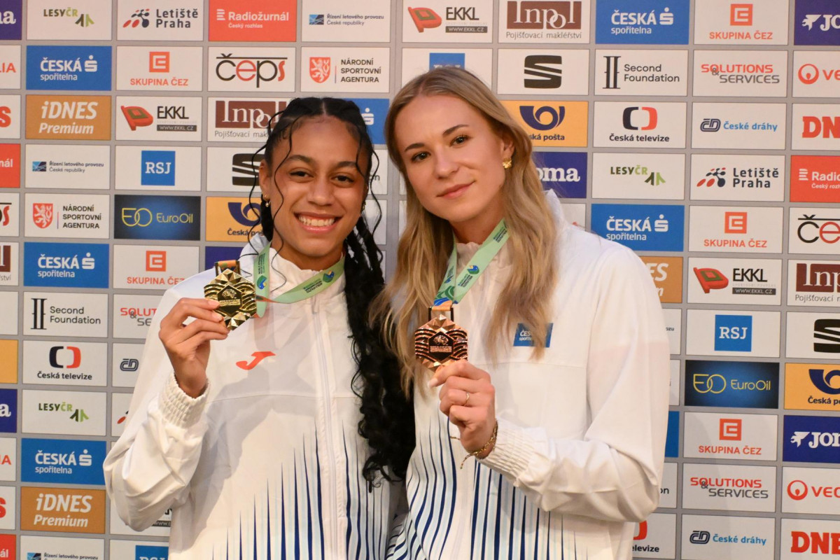 To jsou medailistky z Toruně zlatá Lurdes Gloria Manuel a bronzová Amálie Švábíková To jsou medailistky z Toruně zlatá Lurdes Gloria Manuel a bronzová Amálie Švábíková