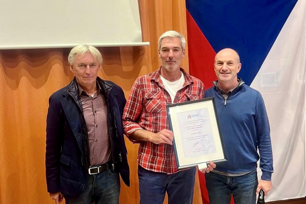 Josef Karas převzal European Coaching Award na Aktivu ČAS Josef Karas převzal European Coaching Award na Aktivu ČAS