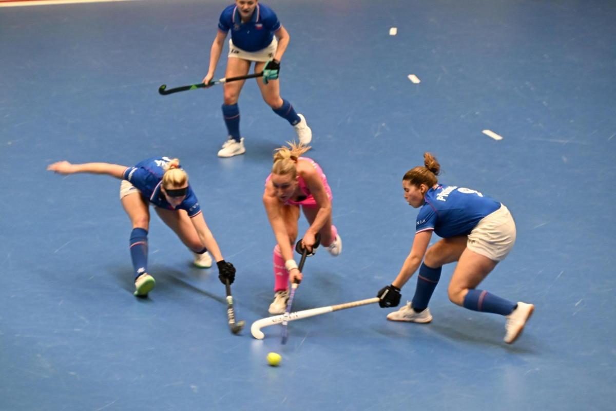 České pozemní hokejistky v Praze  na ME v hale vybojovaly historicky nejlepší druhé místo