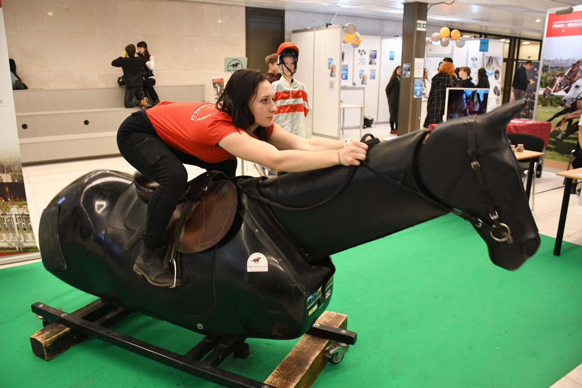 Střední školy na veletrhu Schola Pragensis lákaly také na možnosti středoškoláků sportovat