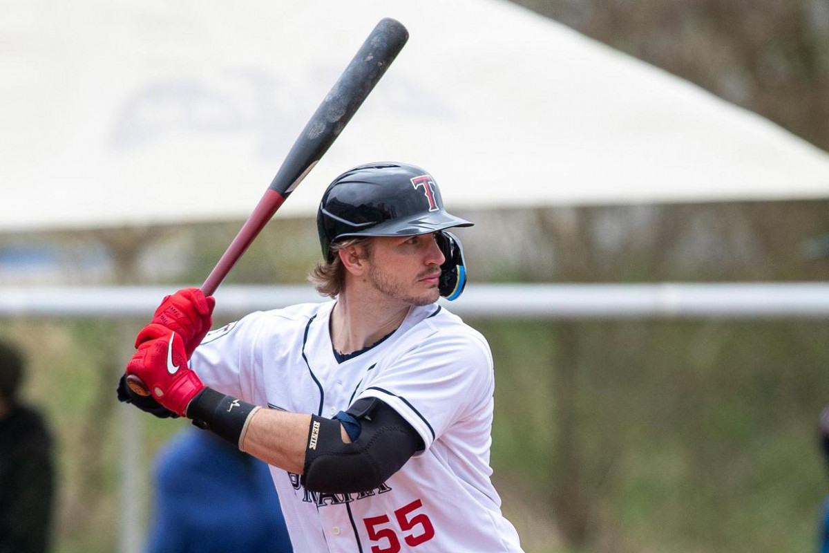 Martin Červenka jako zkušený baseballista momentálně vede skoro ve všech tabulkách extraligy ovšem v dresu Tempa Martin Červenka jako zkušený baseballista momentálně vede skoro ve všech tabulkách extraligy ovšem v dresu Tempa
