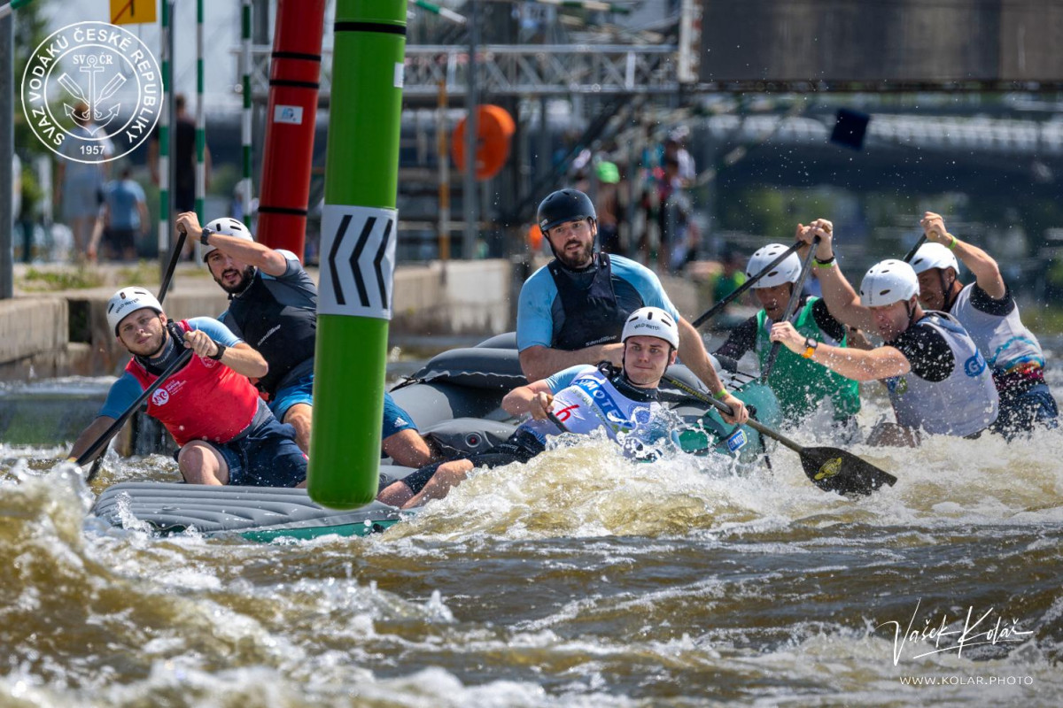 Napínavé souboje i překvapení v Troji. Český rafting obstál v mezinárodní konkurenci
