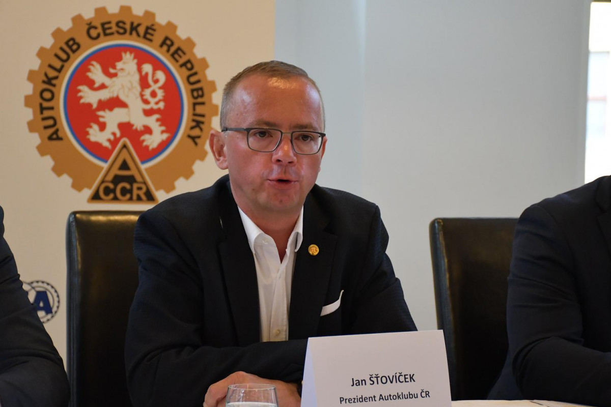 Jak říká Jan Šťovíček: Je něco shnilého v Českém olympijském výboru