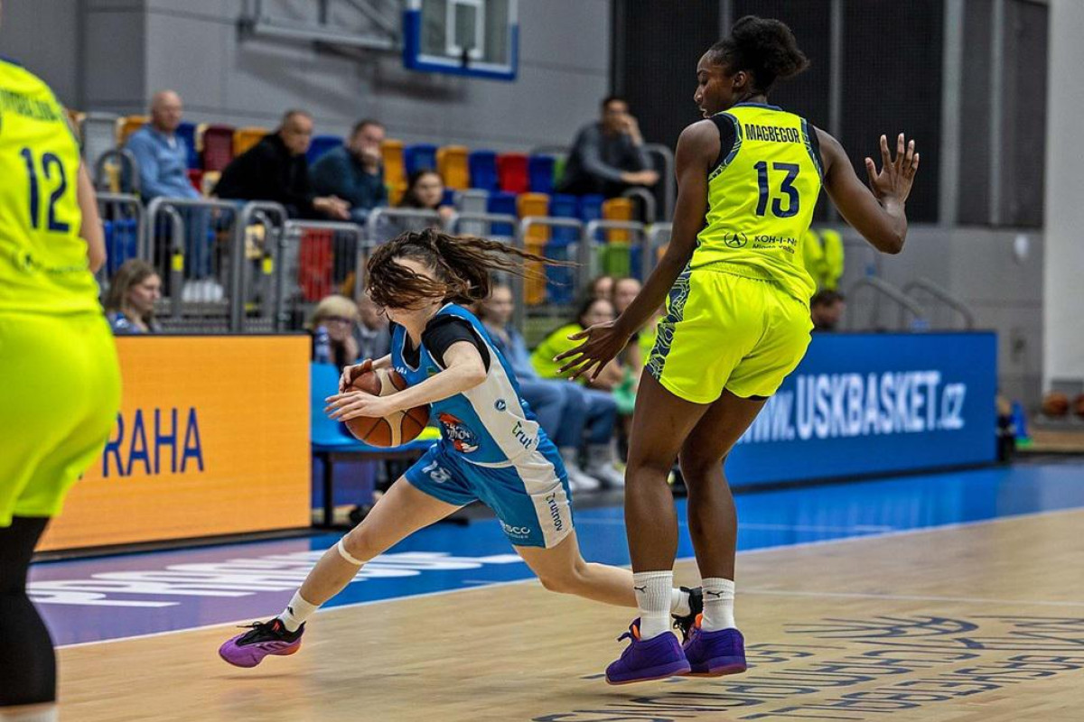 Podívejte se na obrázky z utkání, ve kterém basketbalistky USK porazily Trutnov rozdílem 53 bodů 108:55