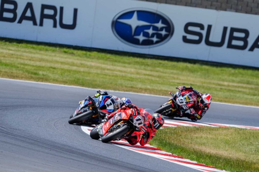 Kdo zastaví Bulegu? WorldSBK míří do Mostu s jasnou otázkou i silnou českou stopou