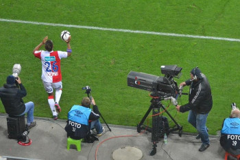 Ostrý obraz a čistý zvuk ve čtvrtek 2. prosince 2020 na ČT živě fotbal, biatlon, basketbal, volejbal Ostrý obraz a čistý zvuk ve čtvrtek 2. prosince 2020 na ČT živě fotbal, biatlon, basketbal, volejbal