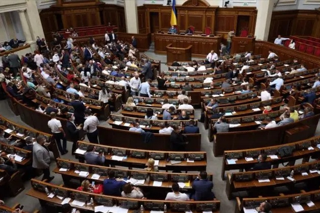 Rada je připravena ke kompromisu ohledně území a opustit Donbas