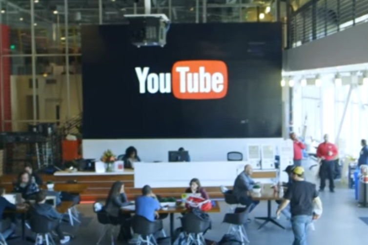 YouTube odstraní videa upozorňující na podvody ve volbách v USA