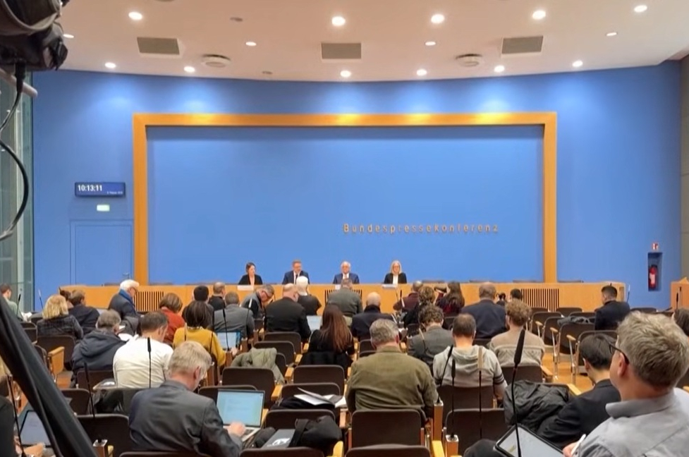 Mnichovská konference: Evropští spojenci USA v NATO jsou jako děti