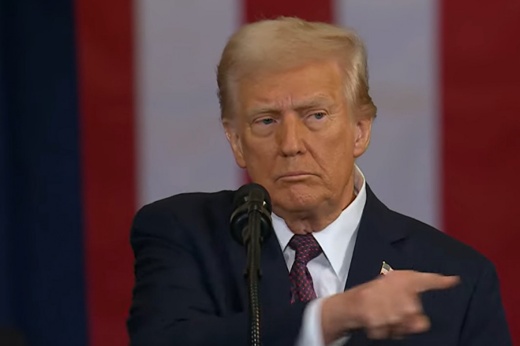 Zelenskij vyhrožuje Orbánovi vojáky a Trump úkoluje Zelenského