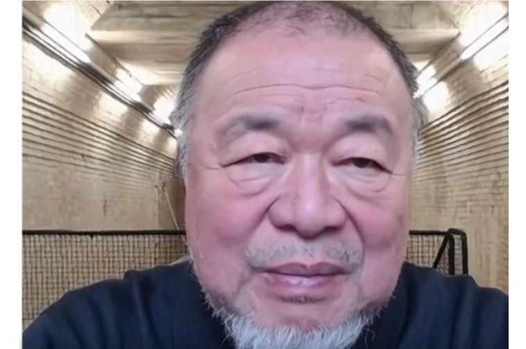 Disident Aj Wej-wej, žijící na Západě: Nyní se tady cítím jako v Maově Číně