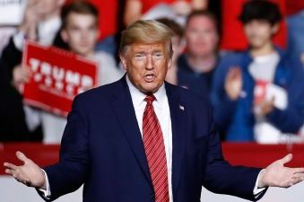 Axios: Trump plánuje „velké finále“ v den Bidenovy inaugurace