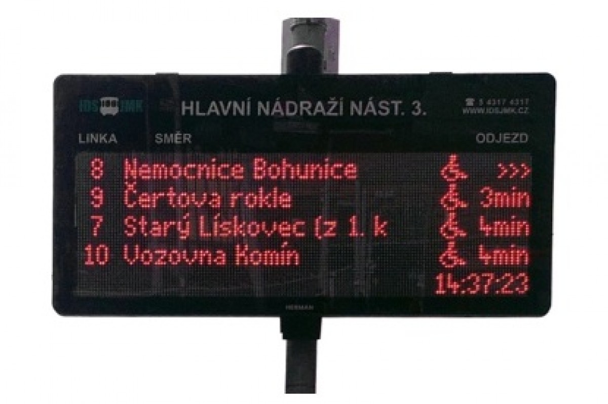 Jihomoravský kraj: Informační panely na zastávkách se propojují s vozidly