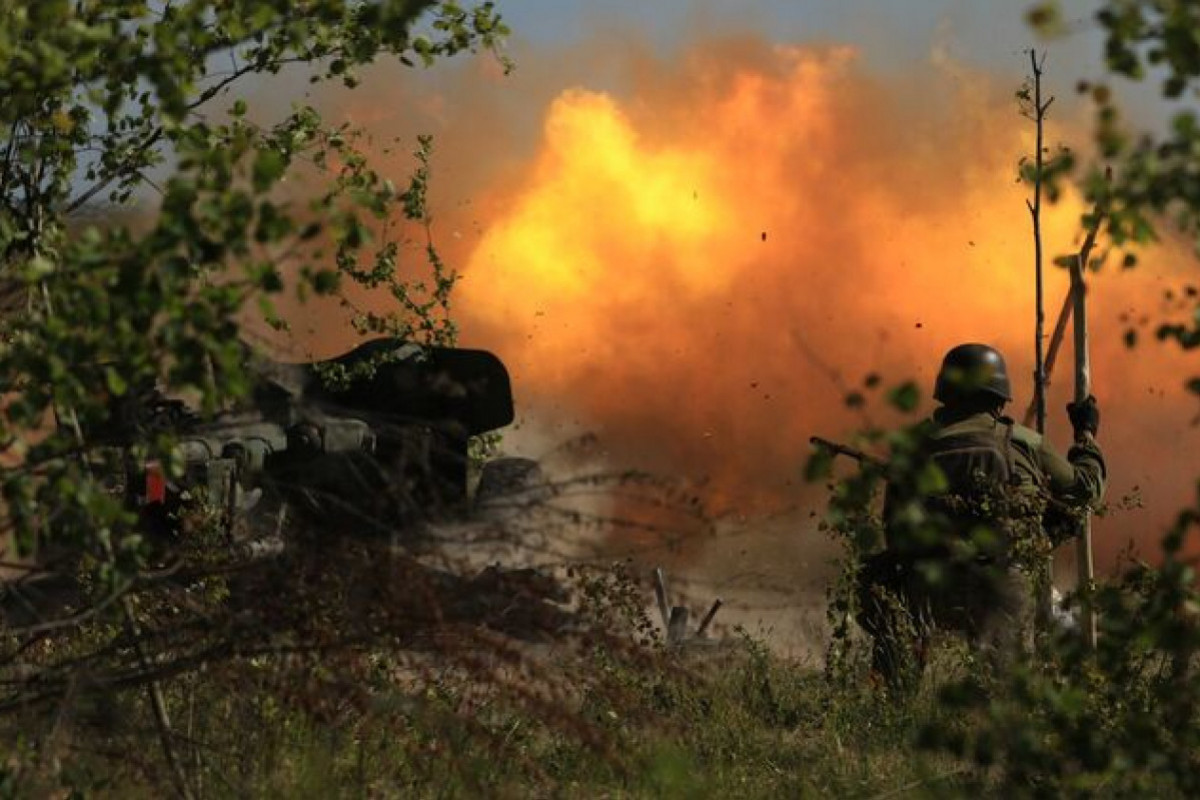 Expert: Rusové natahují frontu, aby prolomili obranu Ukrajinců