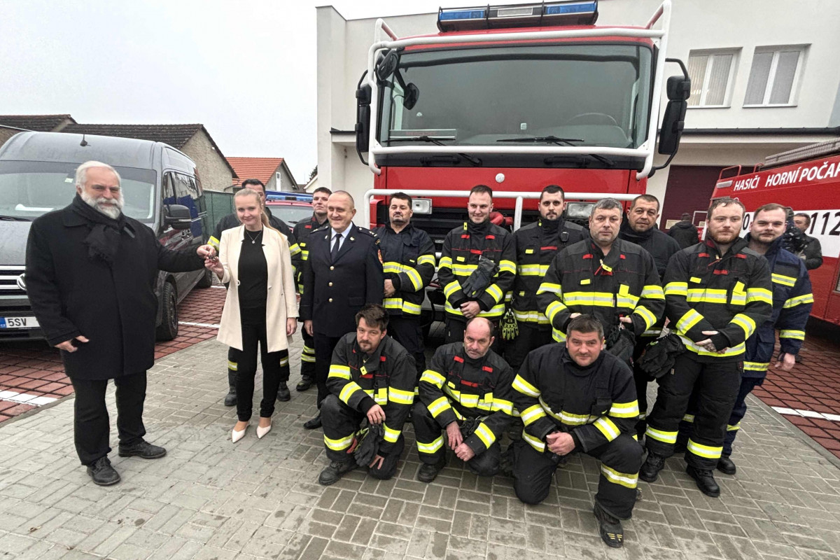Obec Horní Počaply má nový zásahový cisternový vůz