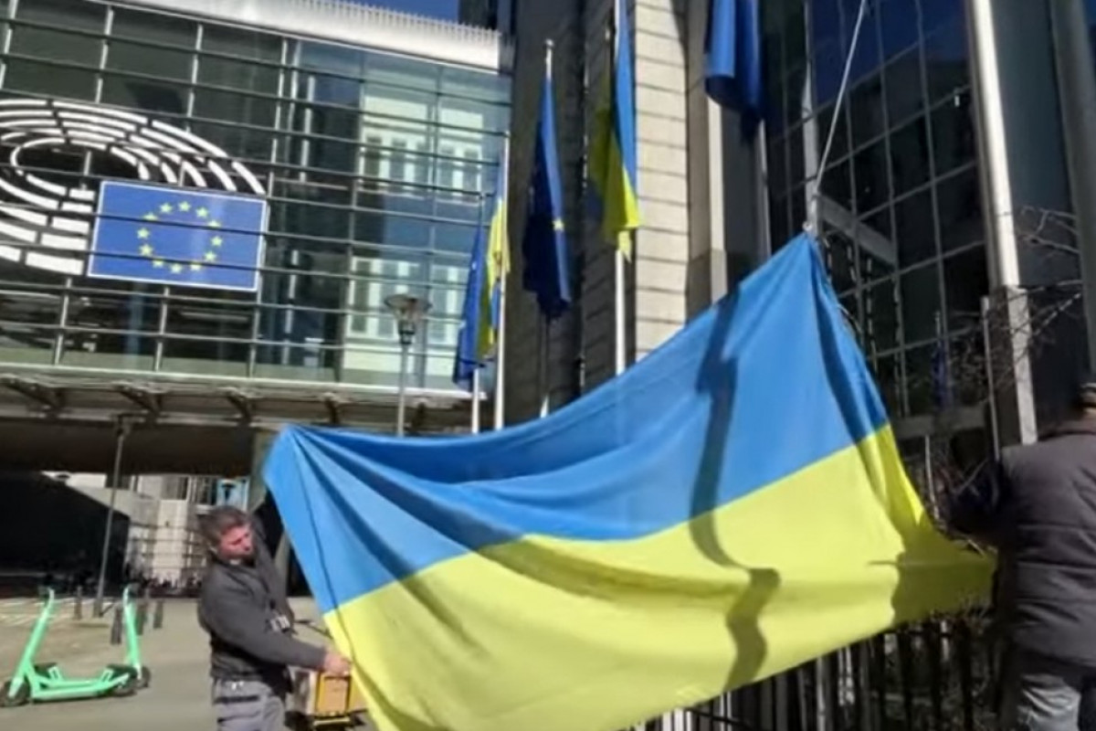 AgoraVox: NE ukrajinské vlajce 9.června