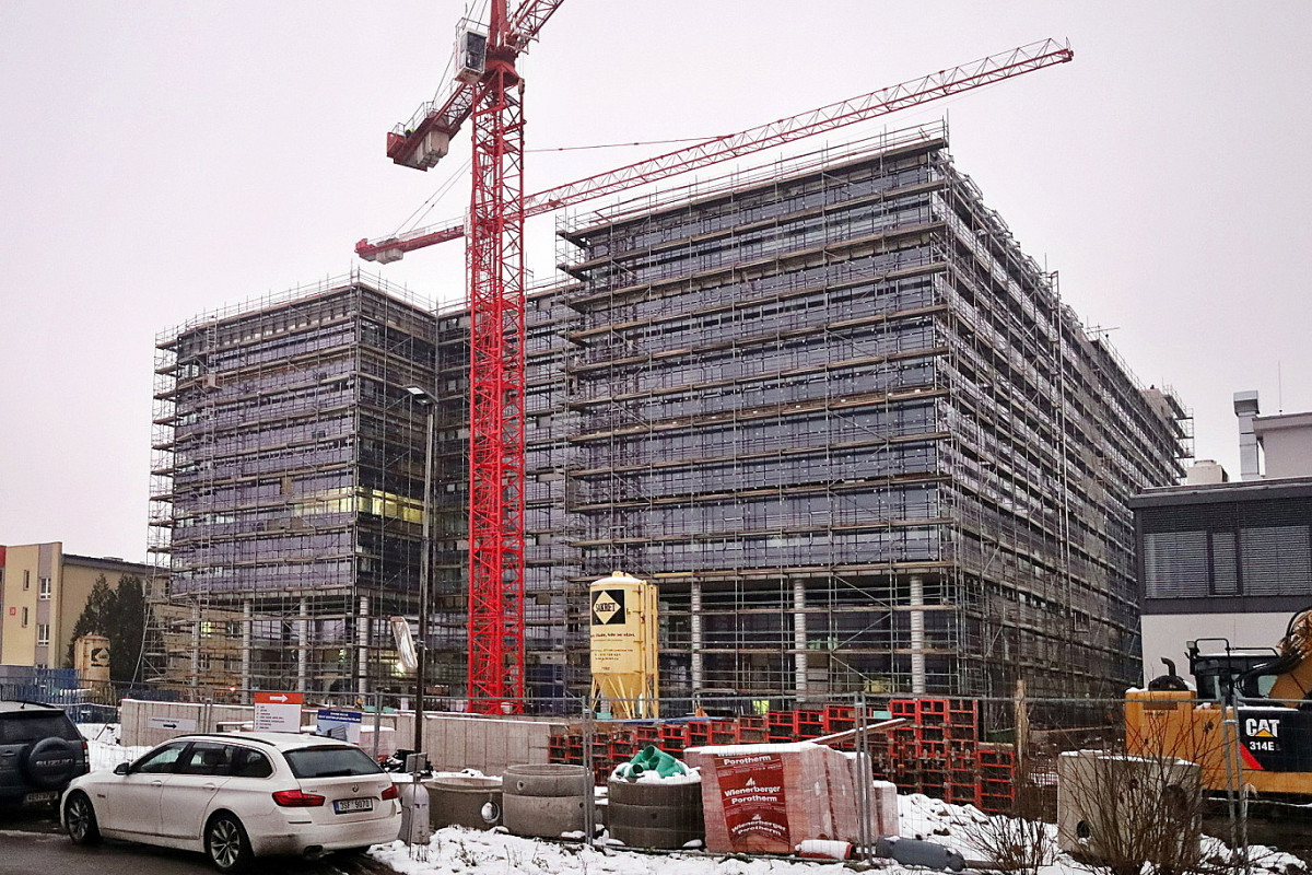 Stavbou centrálního příjmu investice do nemocnice neskončí
